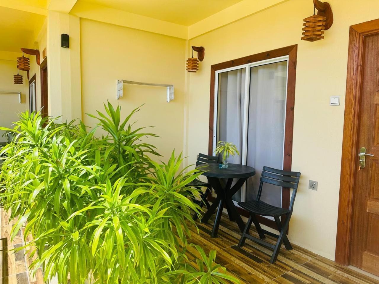 Sorenzo Maldives Thoddoo Exterior photo