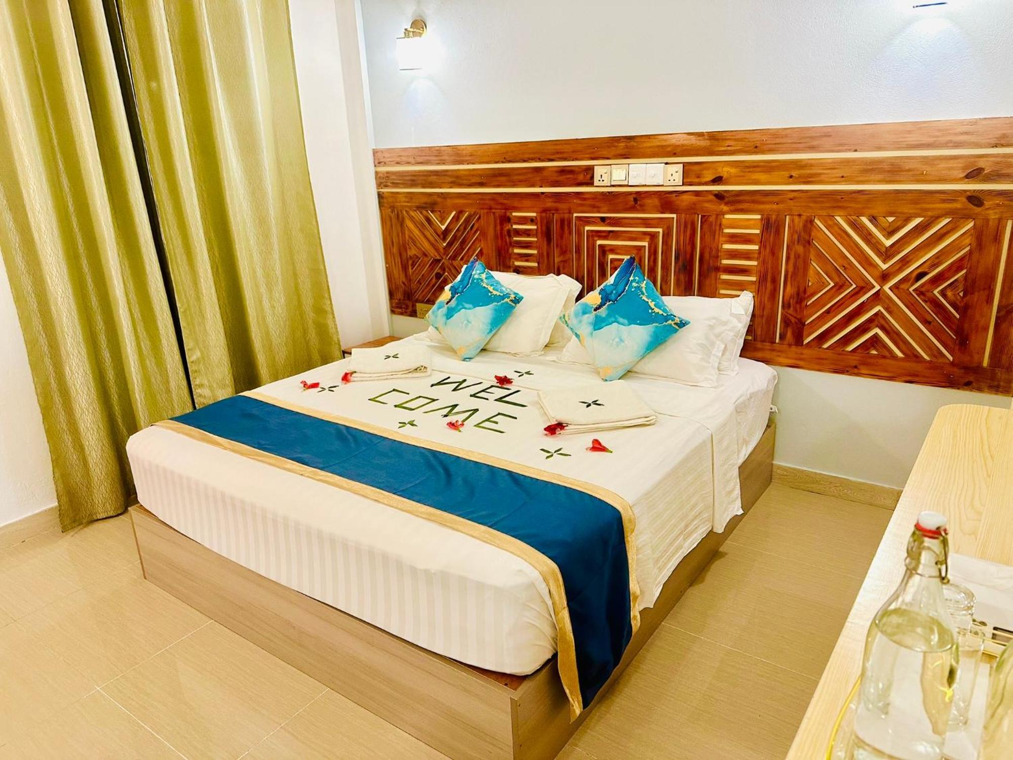 Sorenzo Maldives Thoddoo Exterior photo