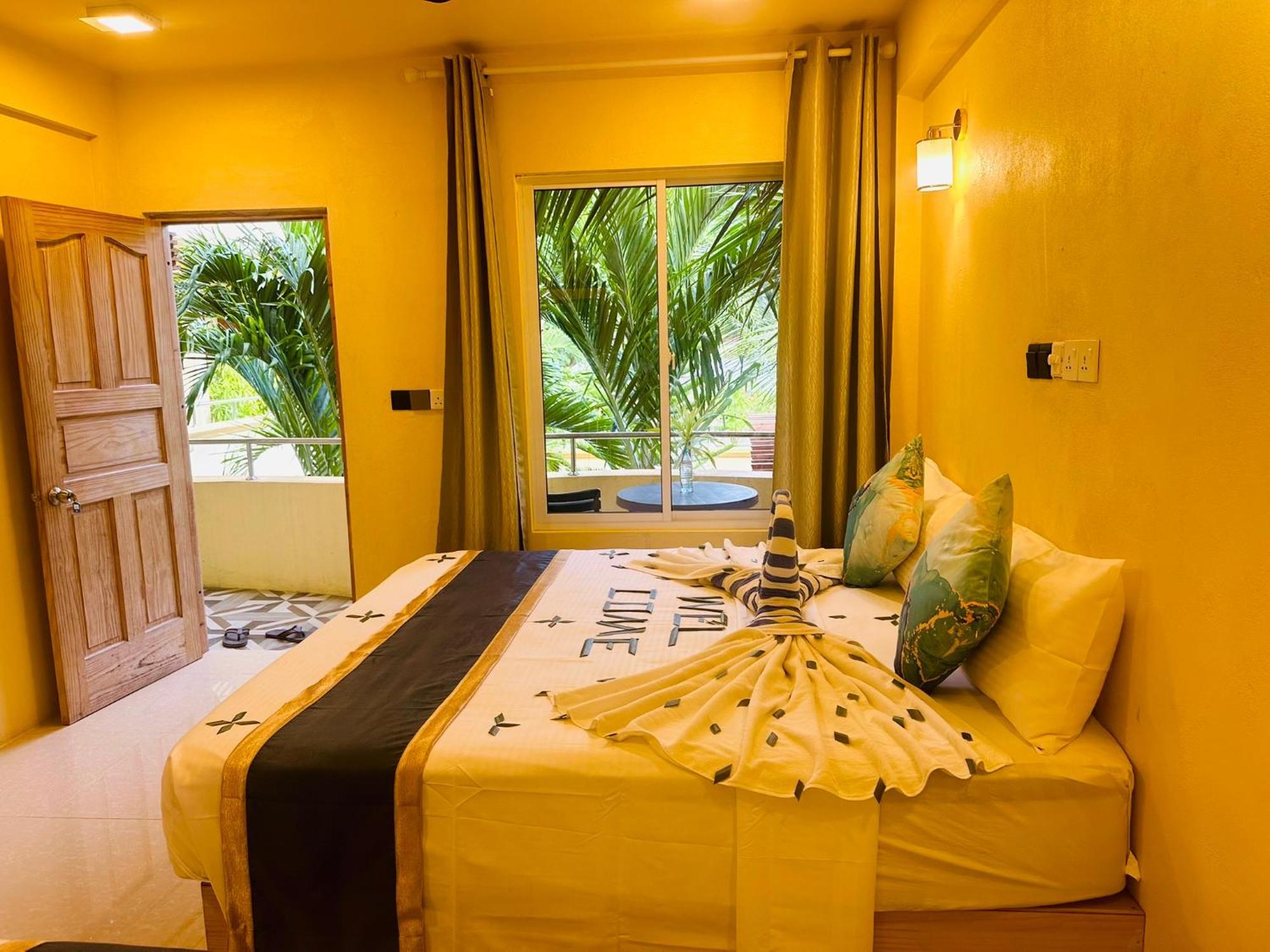 Sorenzo Maldives Thoddoo Exterior photo